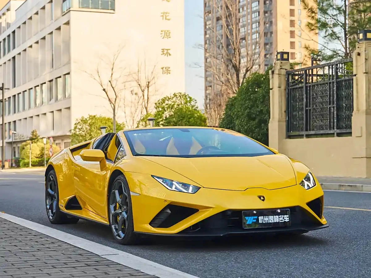 LAMBORGHINI HURACAN