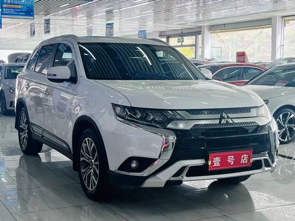 MITSUBISHI OUTLANDER