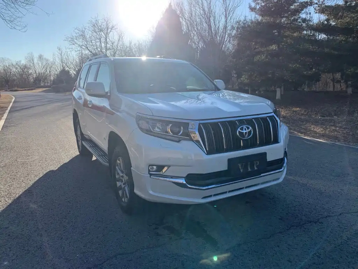 TOYOTA PRADO