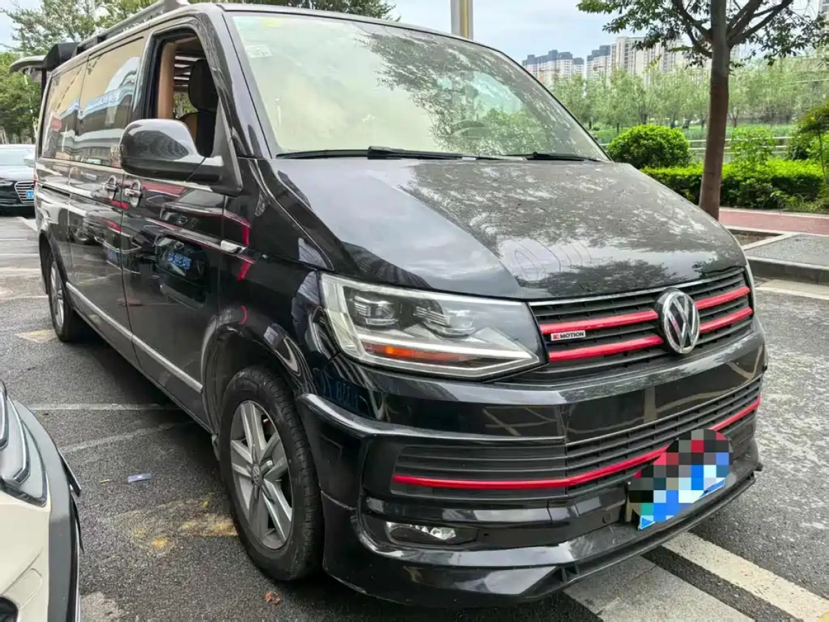 VOLKSWAGEN CARAVELLE