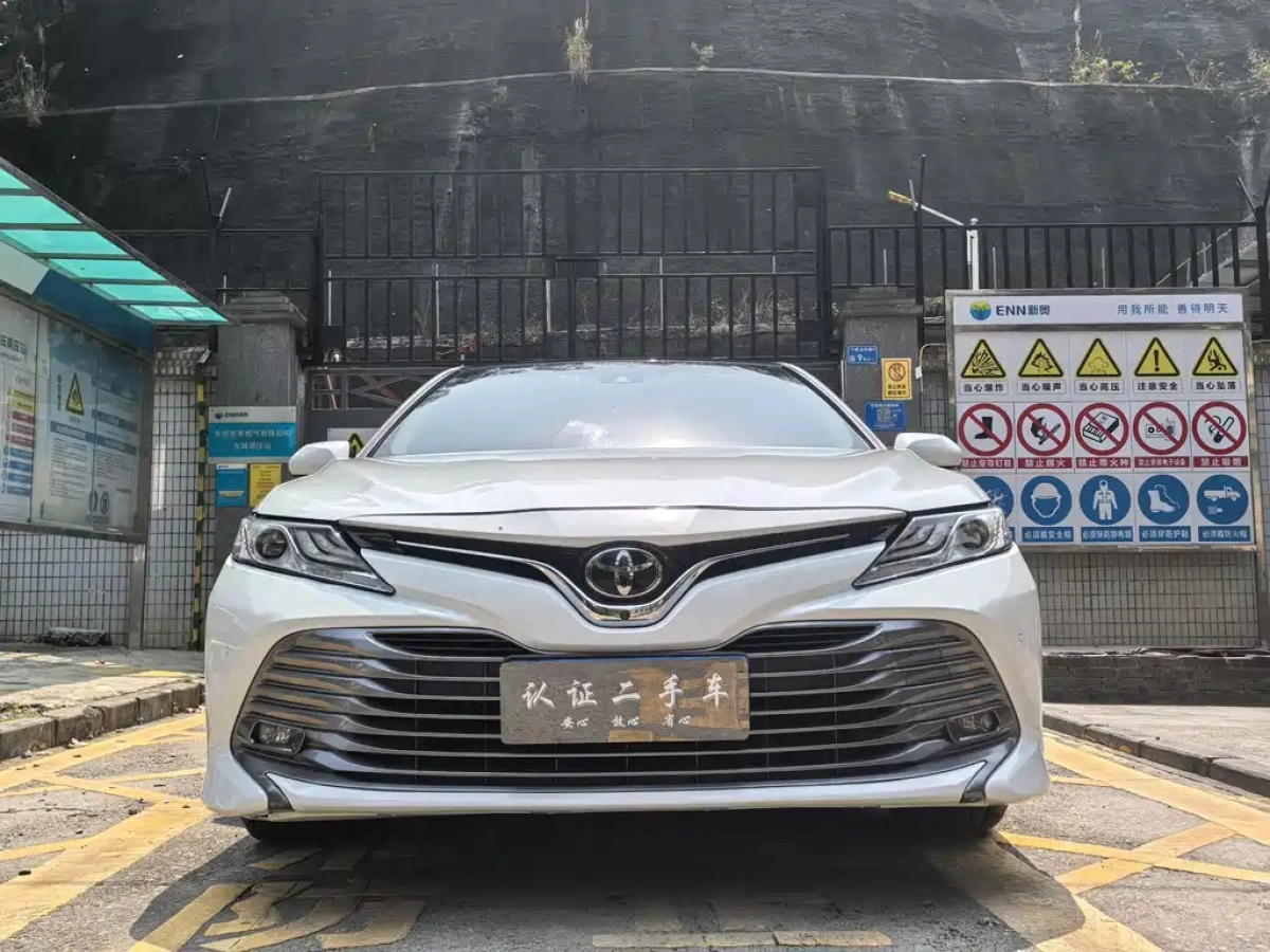 TOYOTA CAMRY