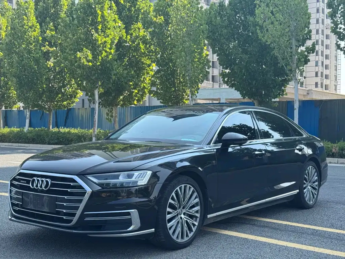 AUDI A8