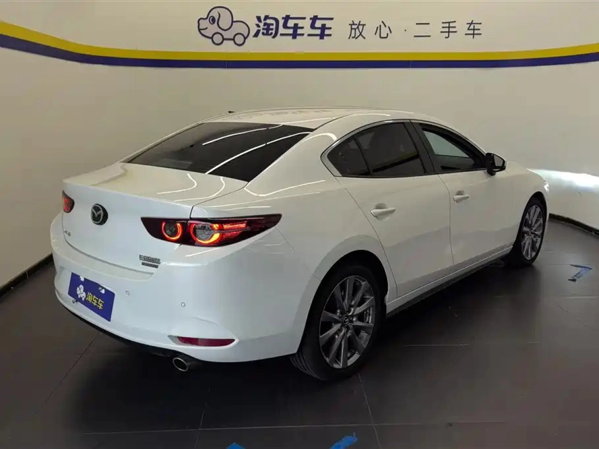 MAZDA 3 AXELA
