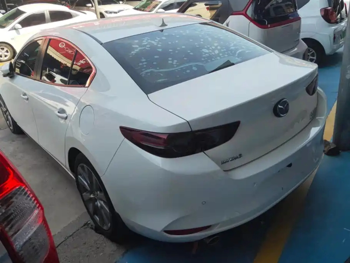 MAZDA 3 AXELA