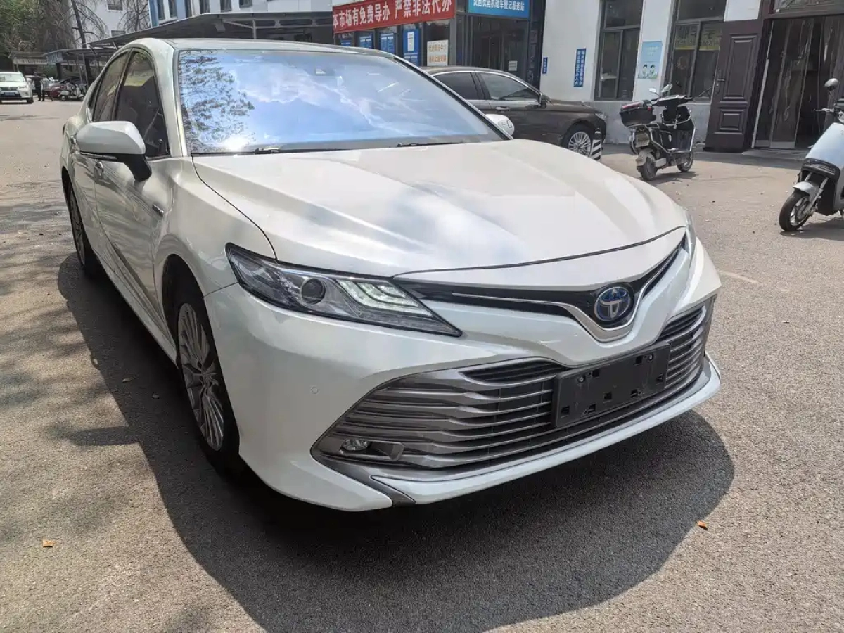 TOYOTA CAMRY