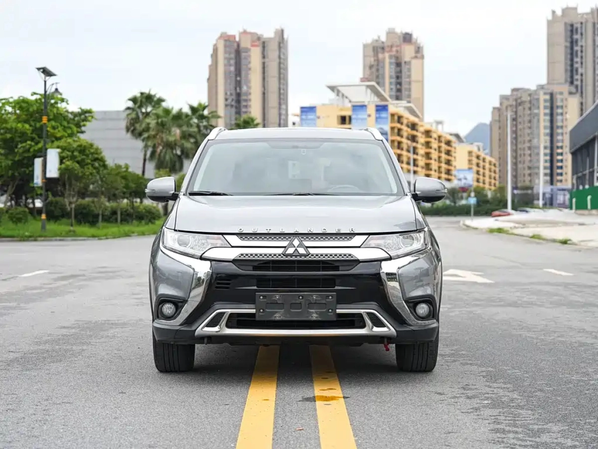 MITSUBISHI OUTLANDER
