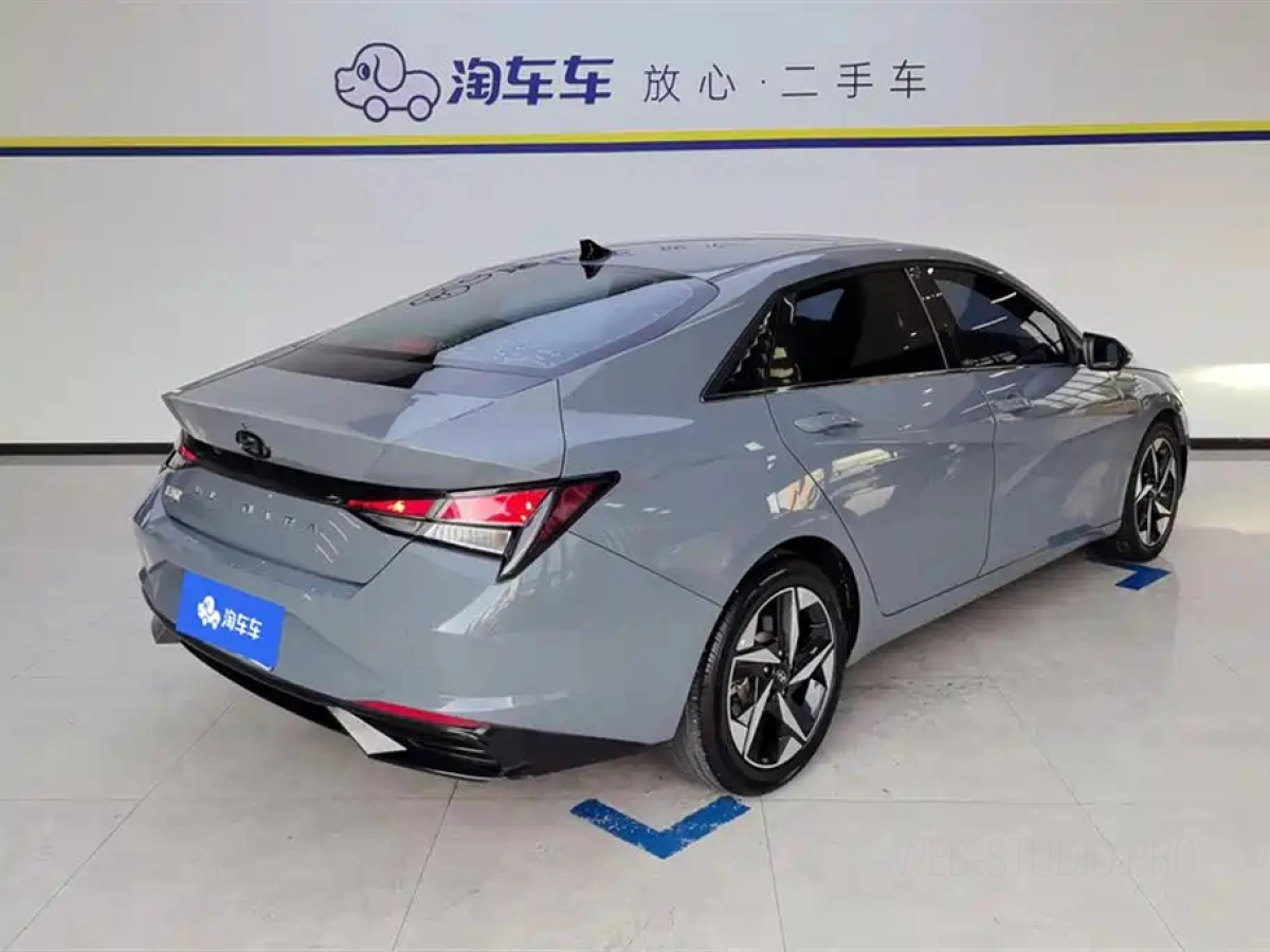 HYUNDAI ELANTRA