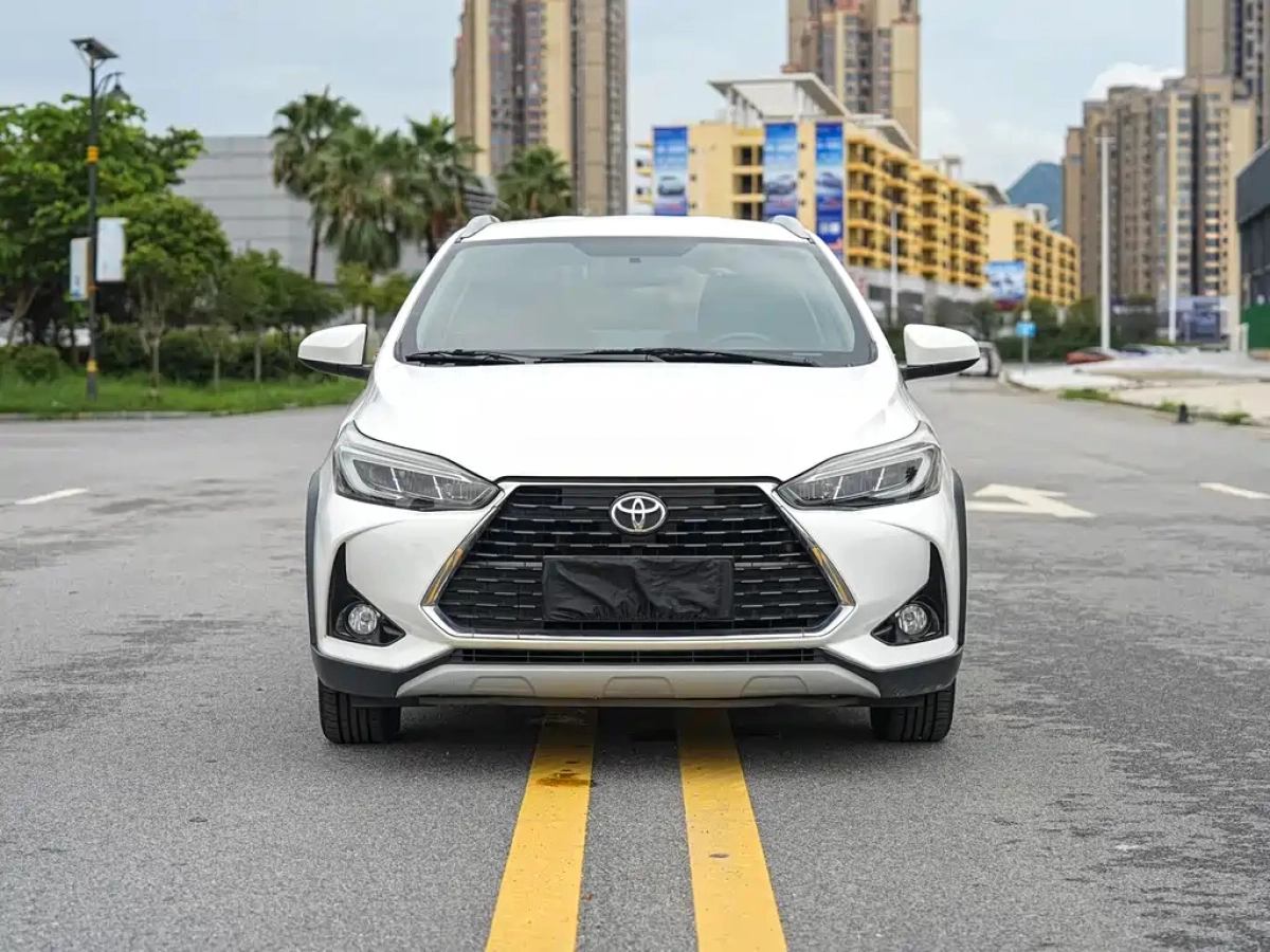 TOYOTA YARIS L DAZZLING