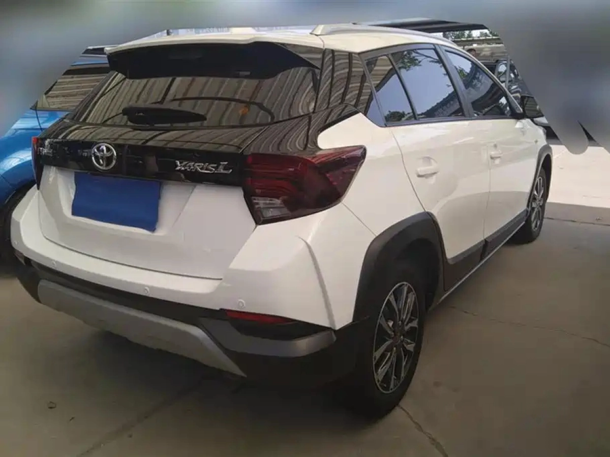 TOYOTA YARIS L DAZZLING