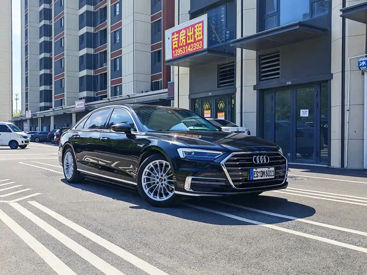 AUDI A8