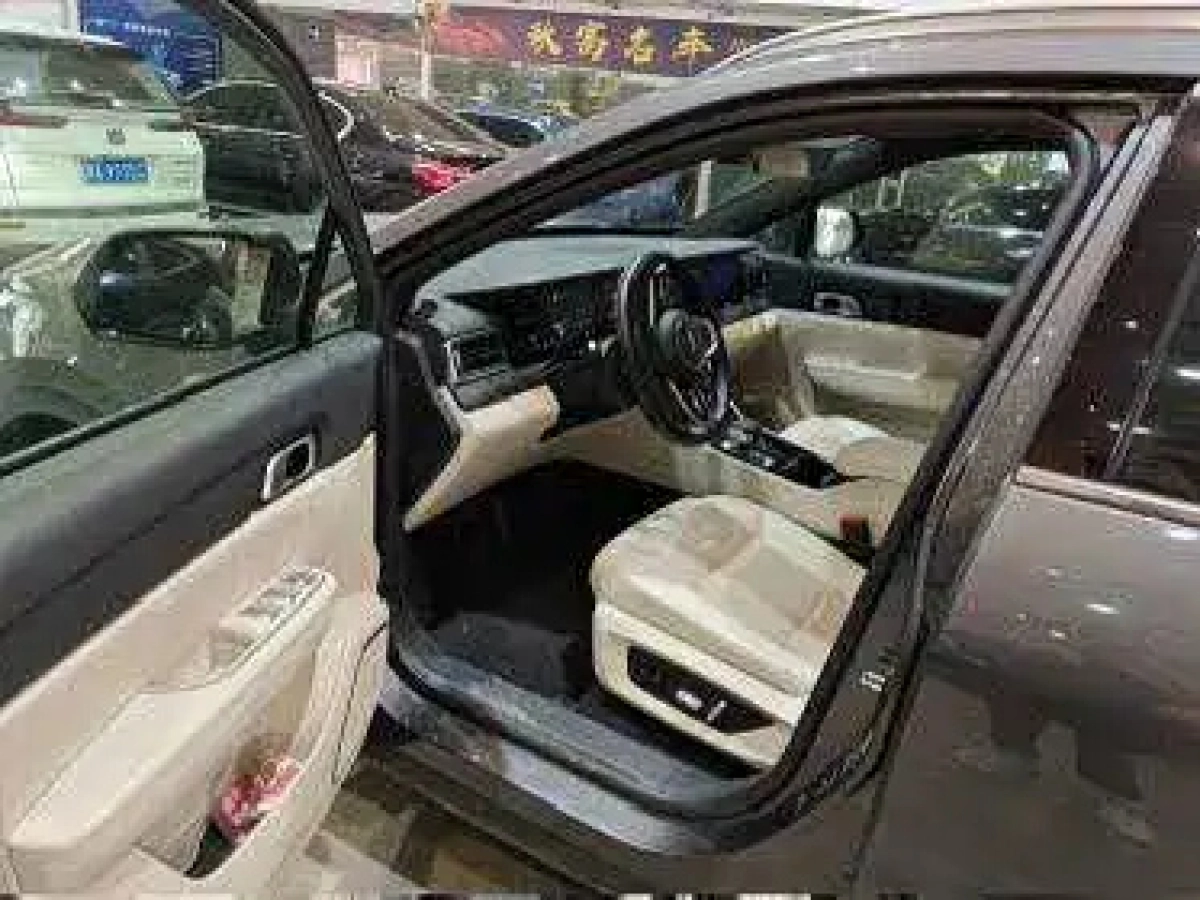 LI AUTO ONE