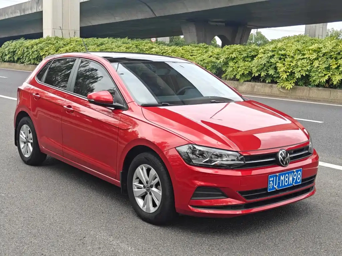 VOLKSWAGEN POLO