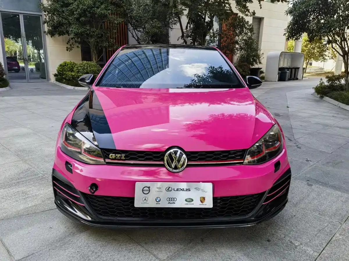 VOLKSWAGEN GOLF GTI