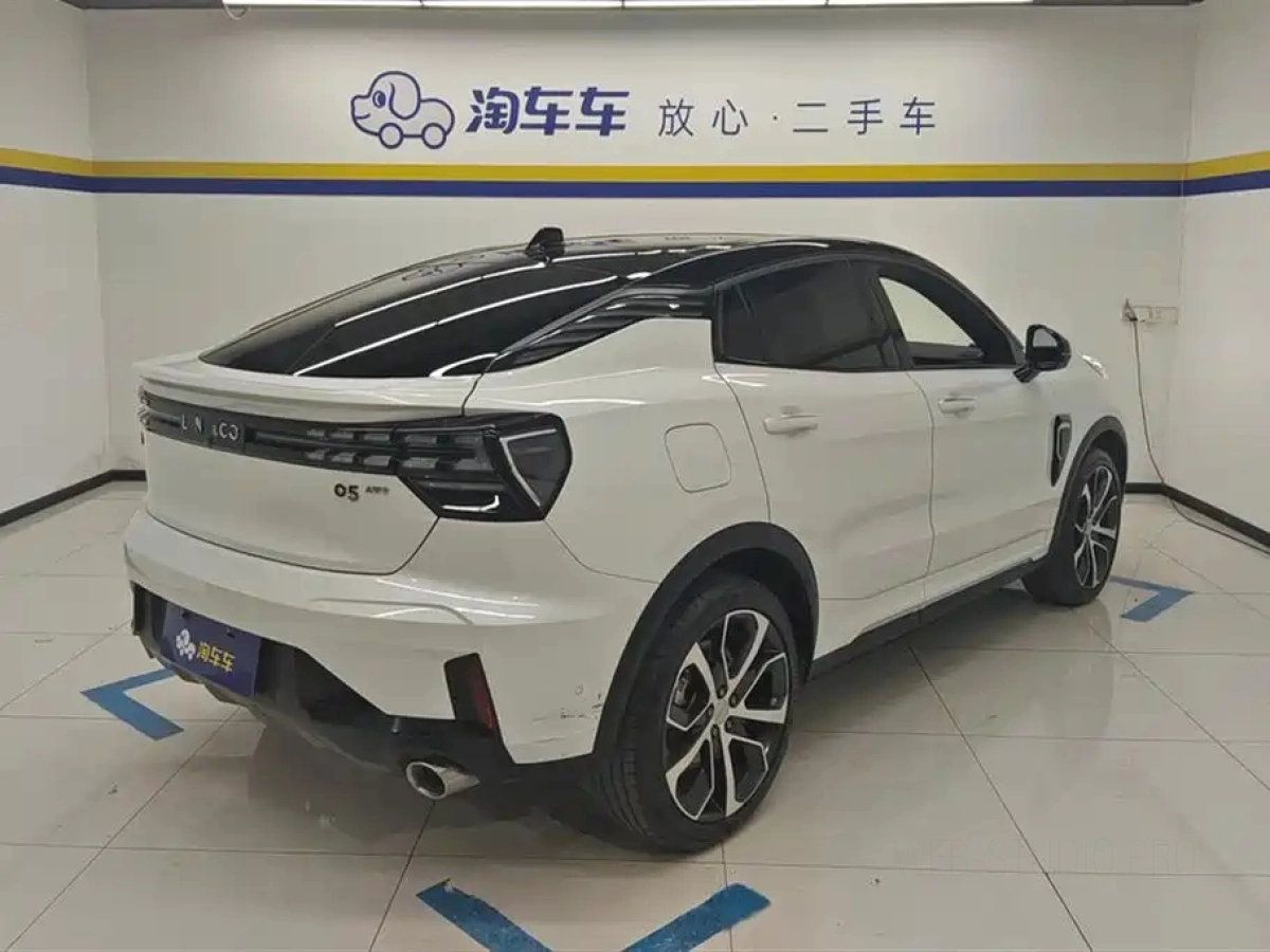 LYNK&CO 05