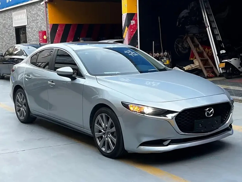 MAZDA 3 AXELA