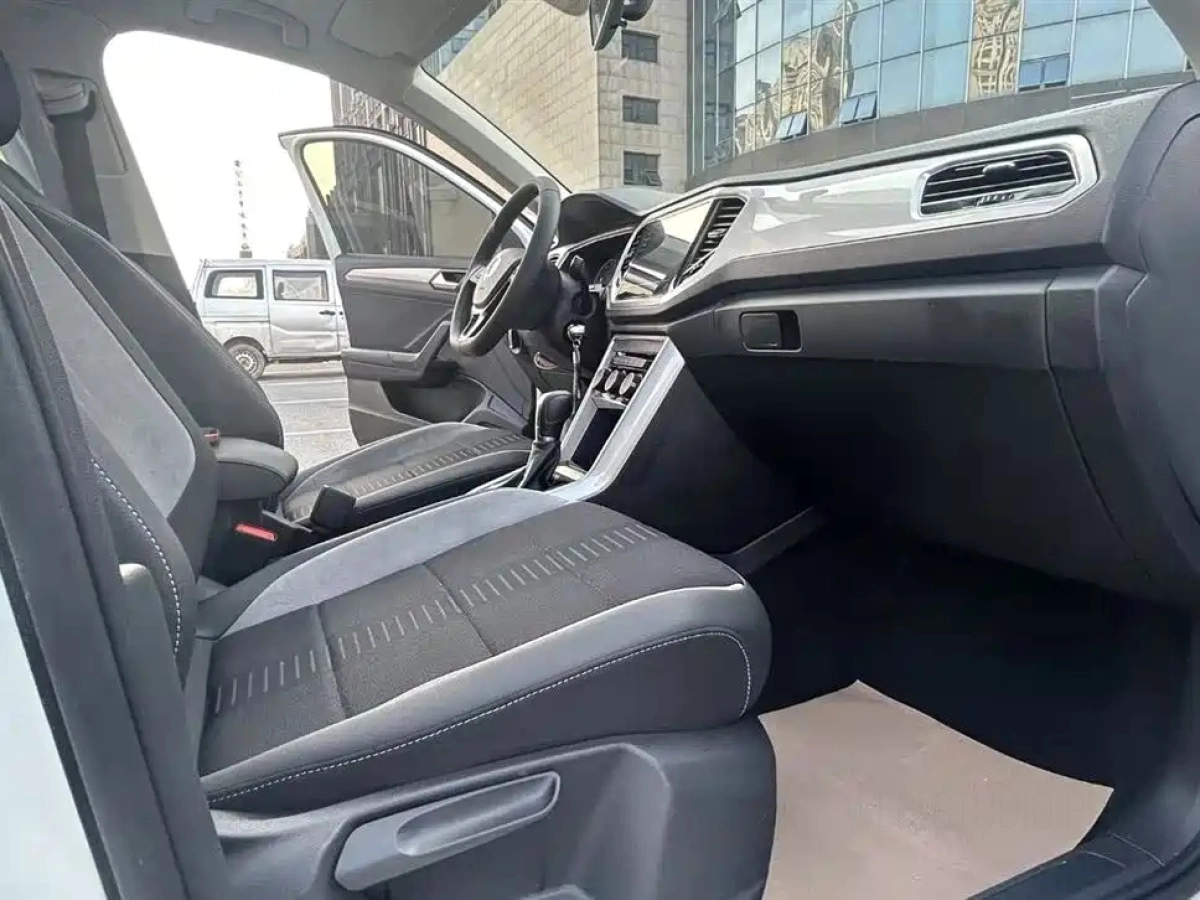 VOLKSWAGEN T-ROC TANGE