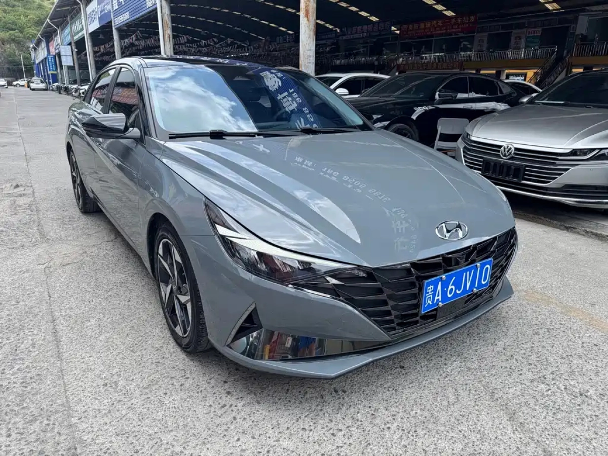 HYUNDAI ELANTRA