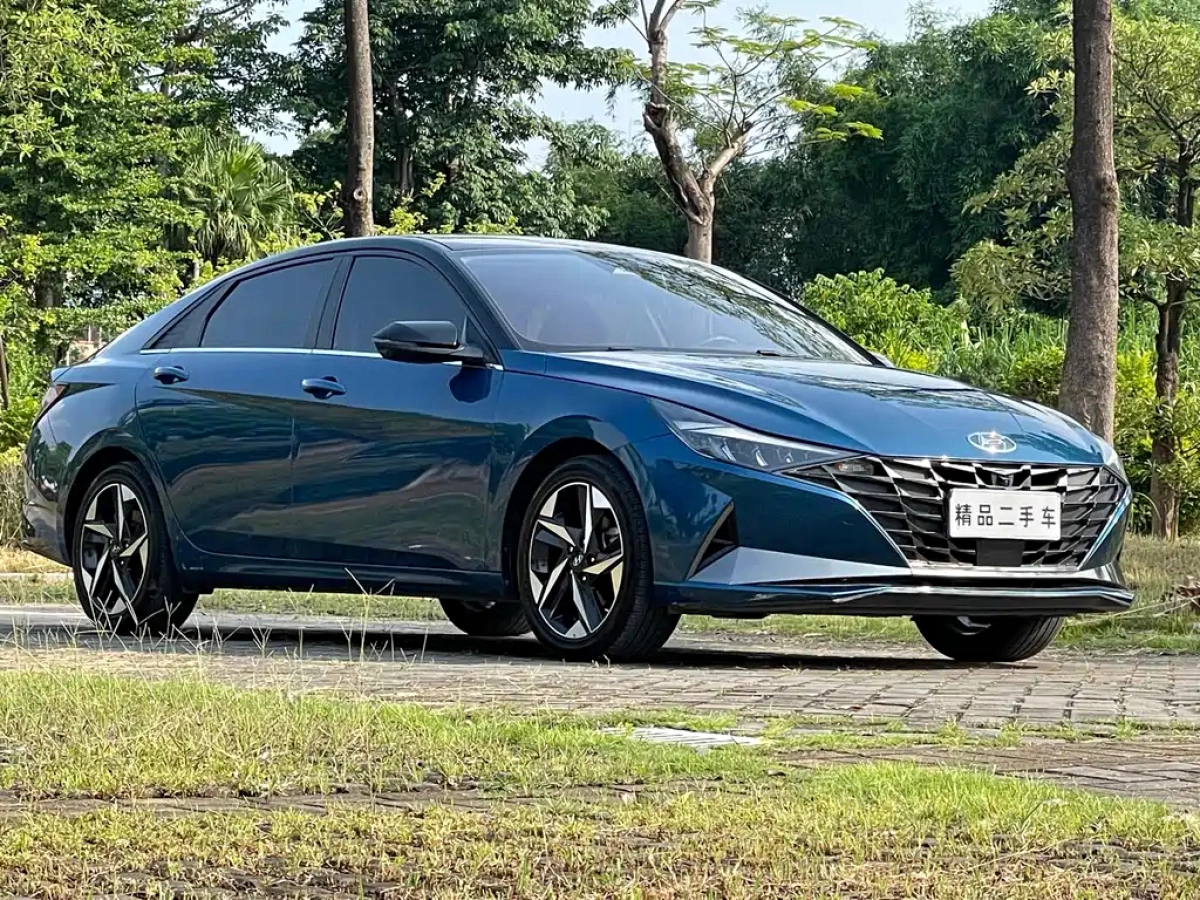 HYUNDAI ELANTRA