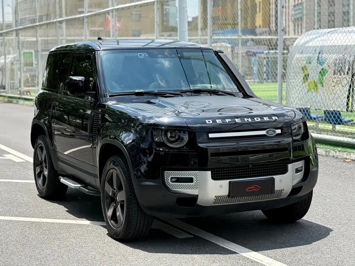 LAND ROVER DEFENDER