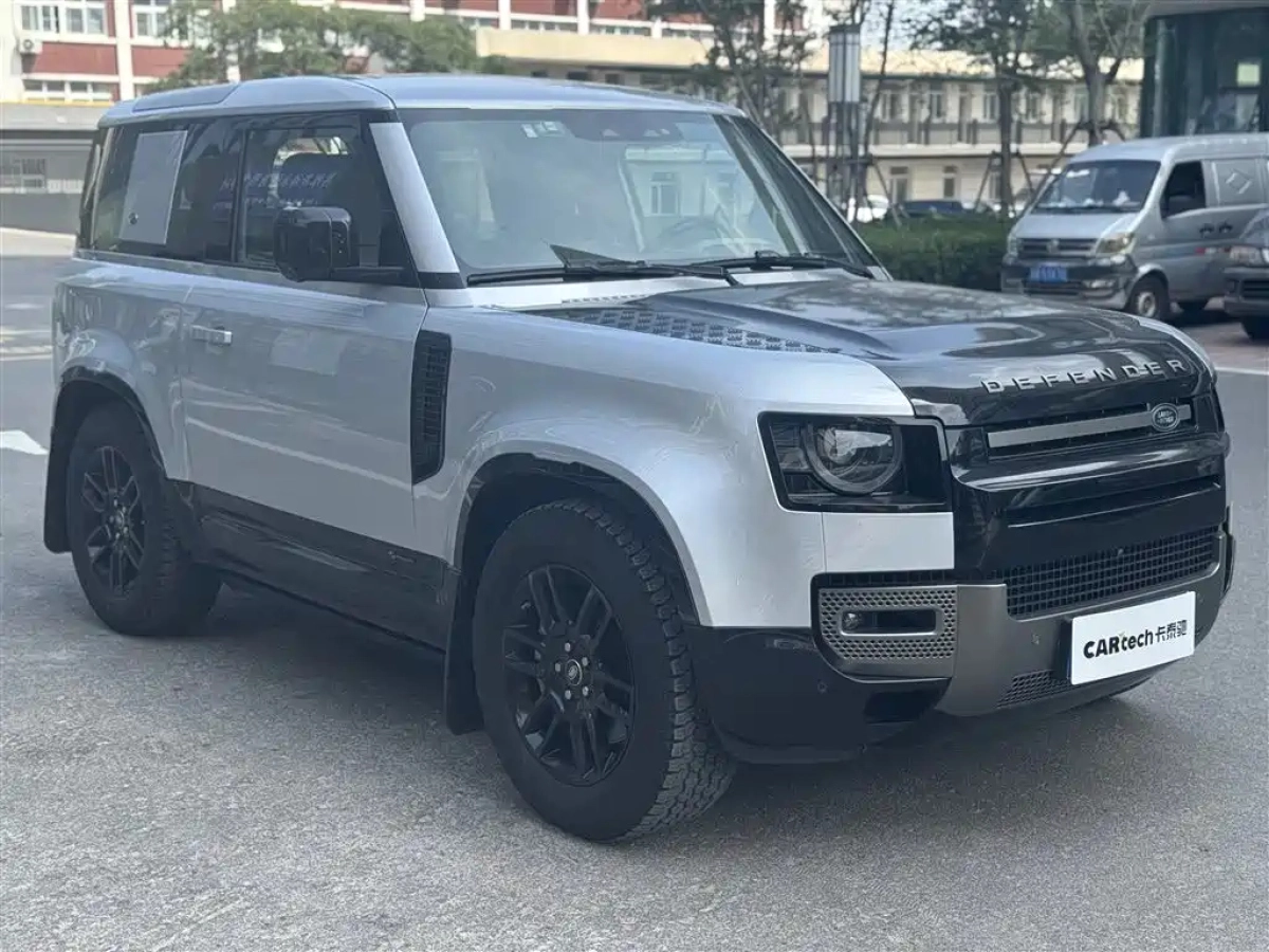 LAND ROVER DEFENDER
