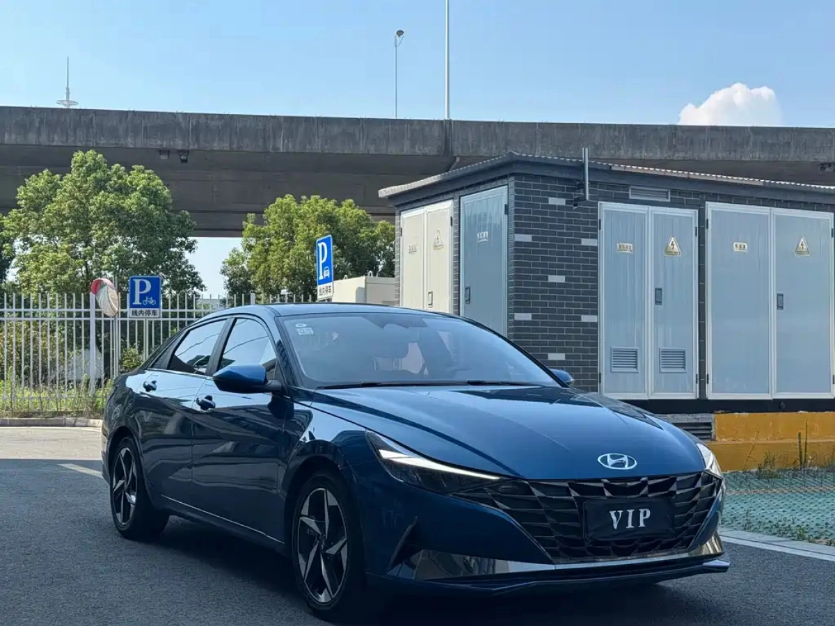HYUNDAI ELANTRA