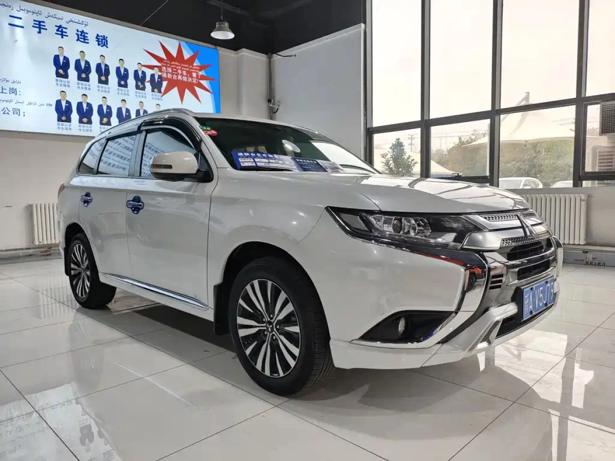 MITSUBISHI OUTLANDER