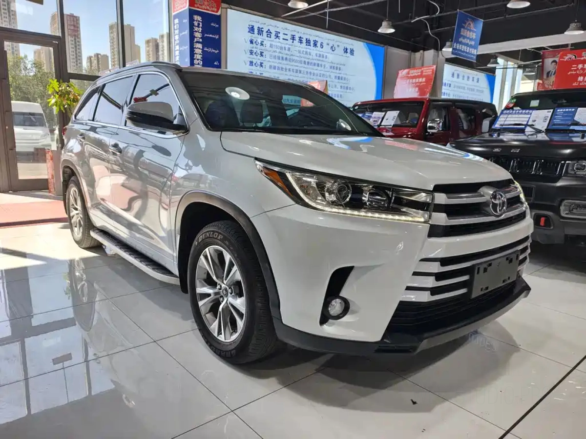 TOYOTA HIGHLANDER