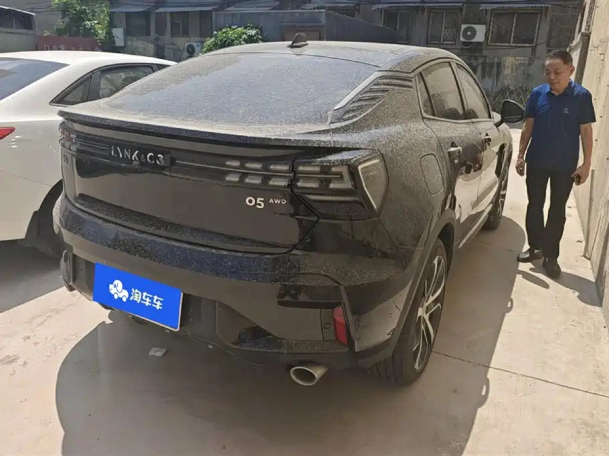 LYNK&CO 05