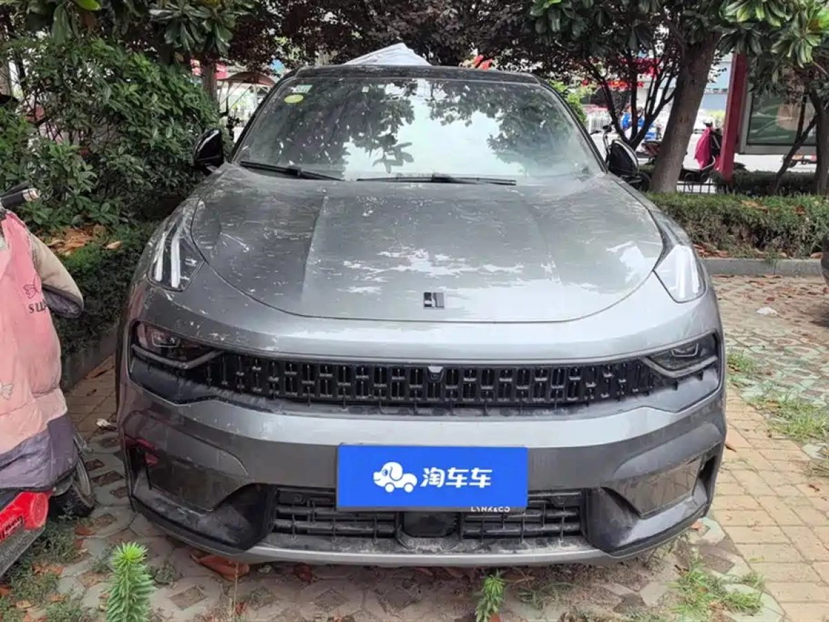 LYNK&CO 05