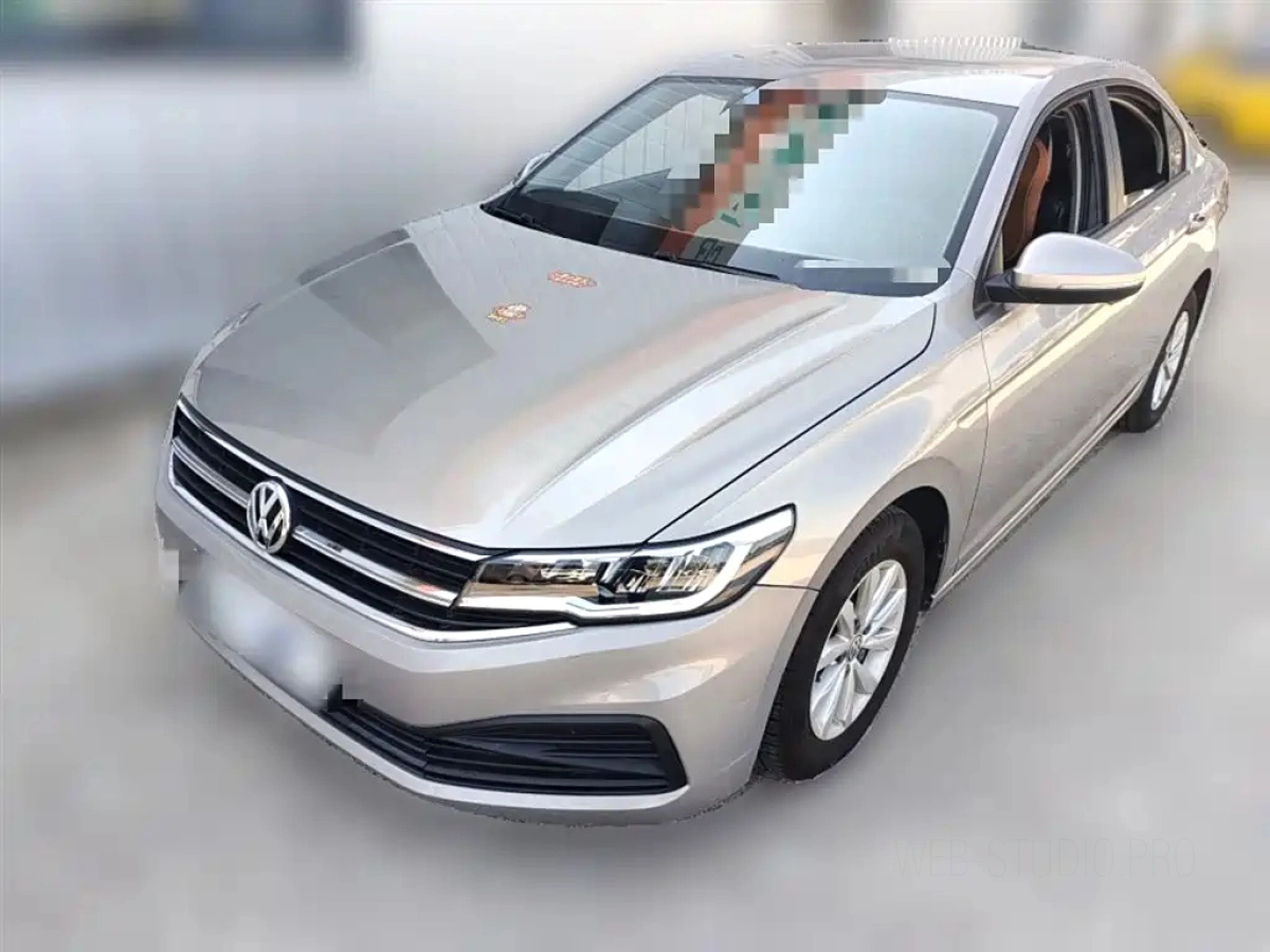 VOLKSWAGEN BORA