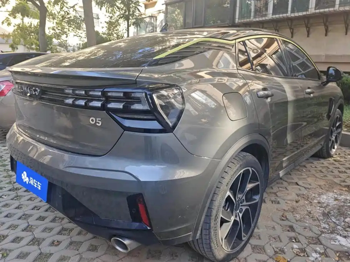 LYNK&CO 05