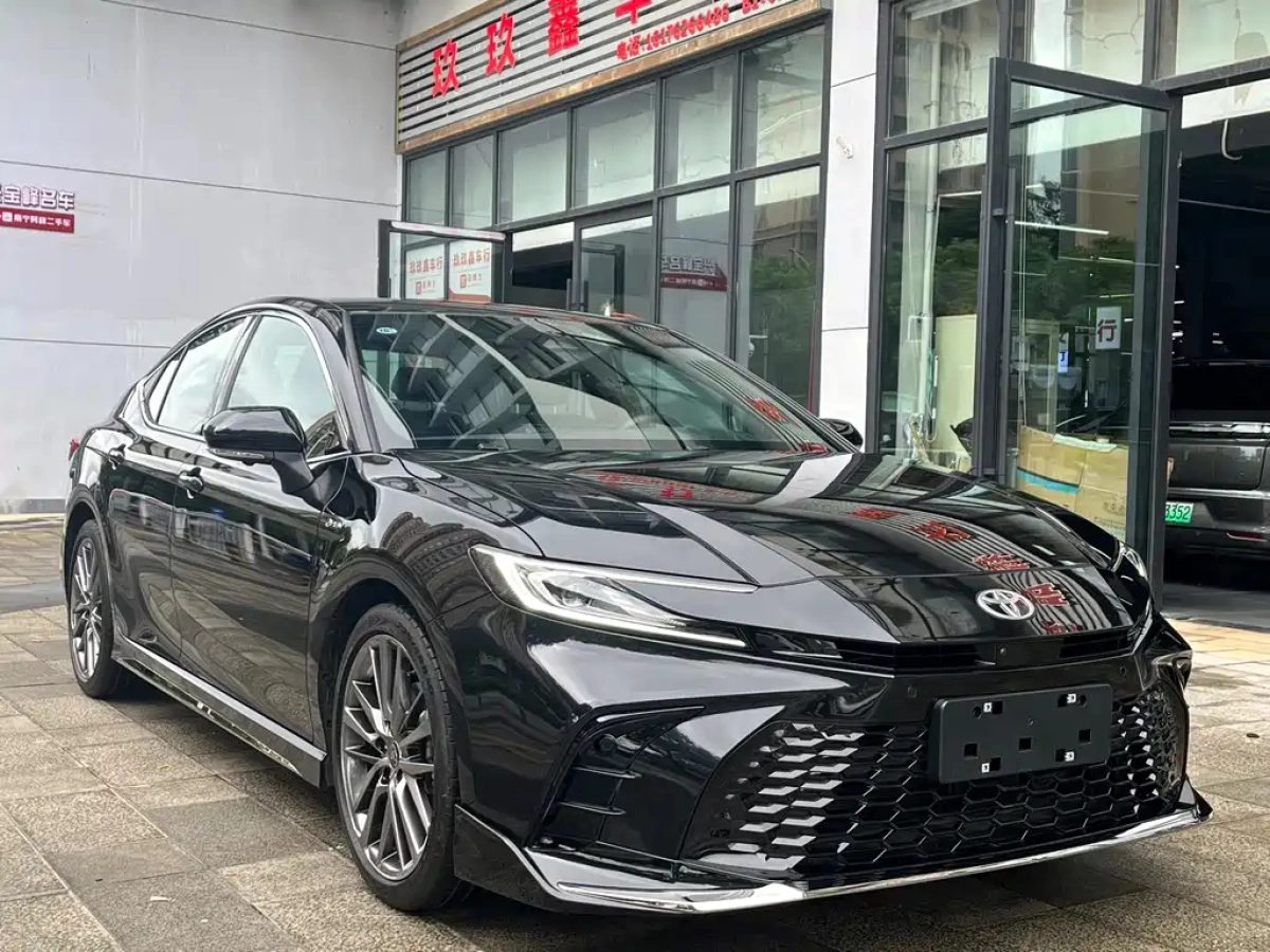 TOYOTA CAMRY