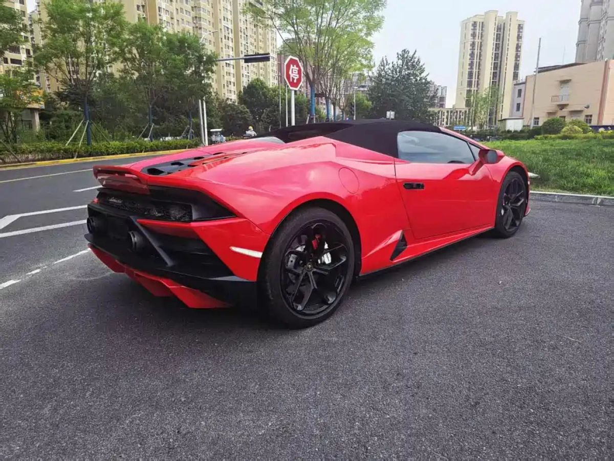 LAMBORGHINI HURACAN