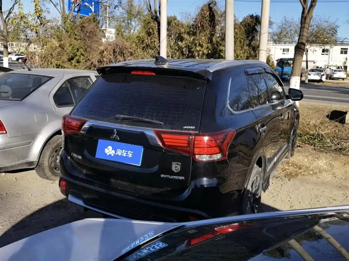 MITSUBISHI OUTLANDER