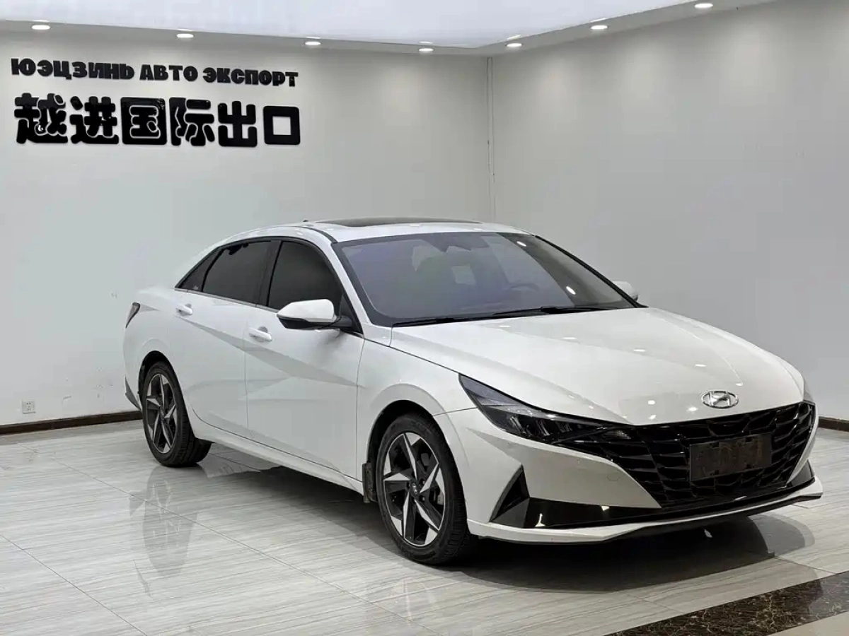 HYUNDAI ELANTRA