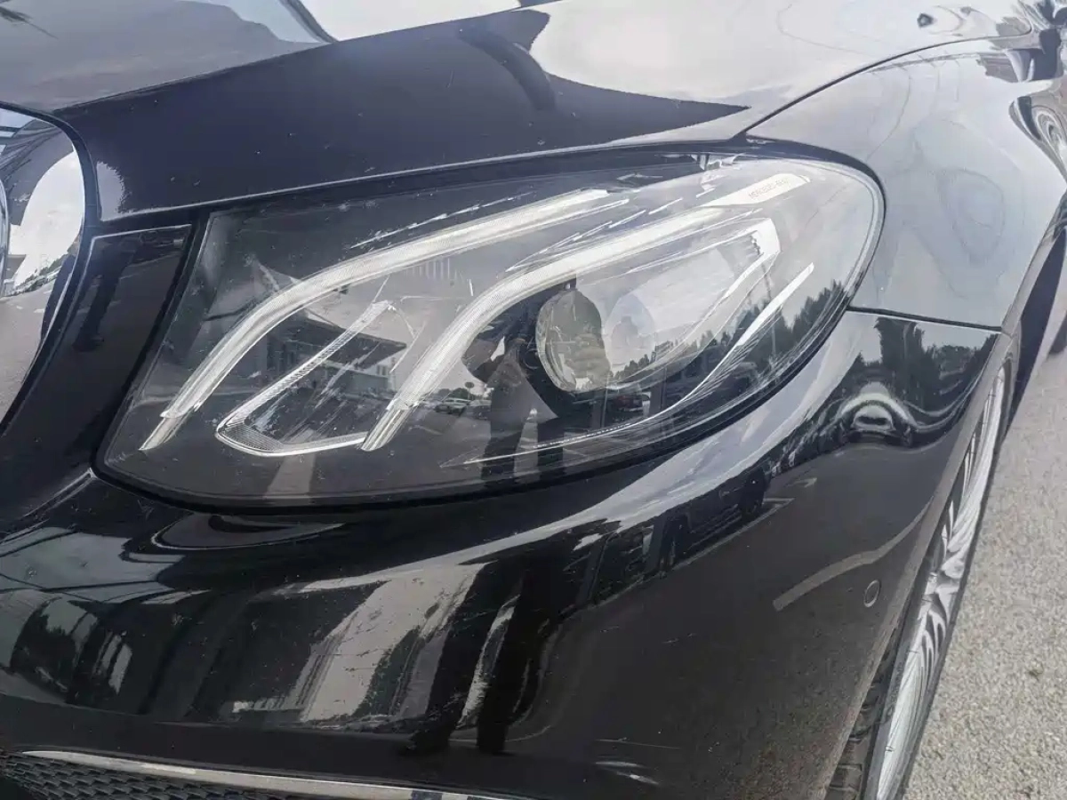 MERCEDES BENZ E-CLASS