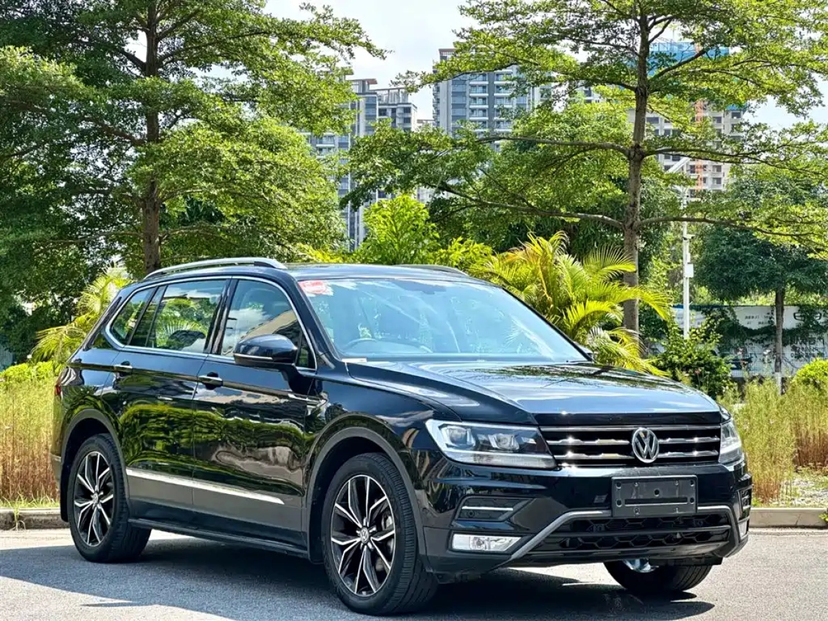 VOLKSWAGEN TIGUAN L