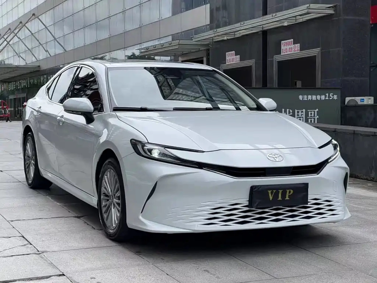 TOYOTA CAMRY