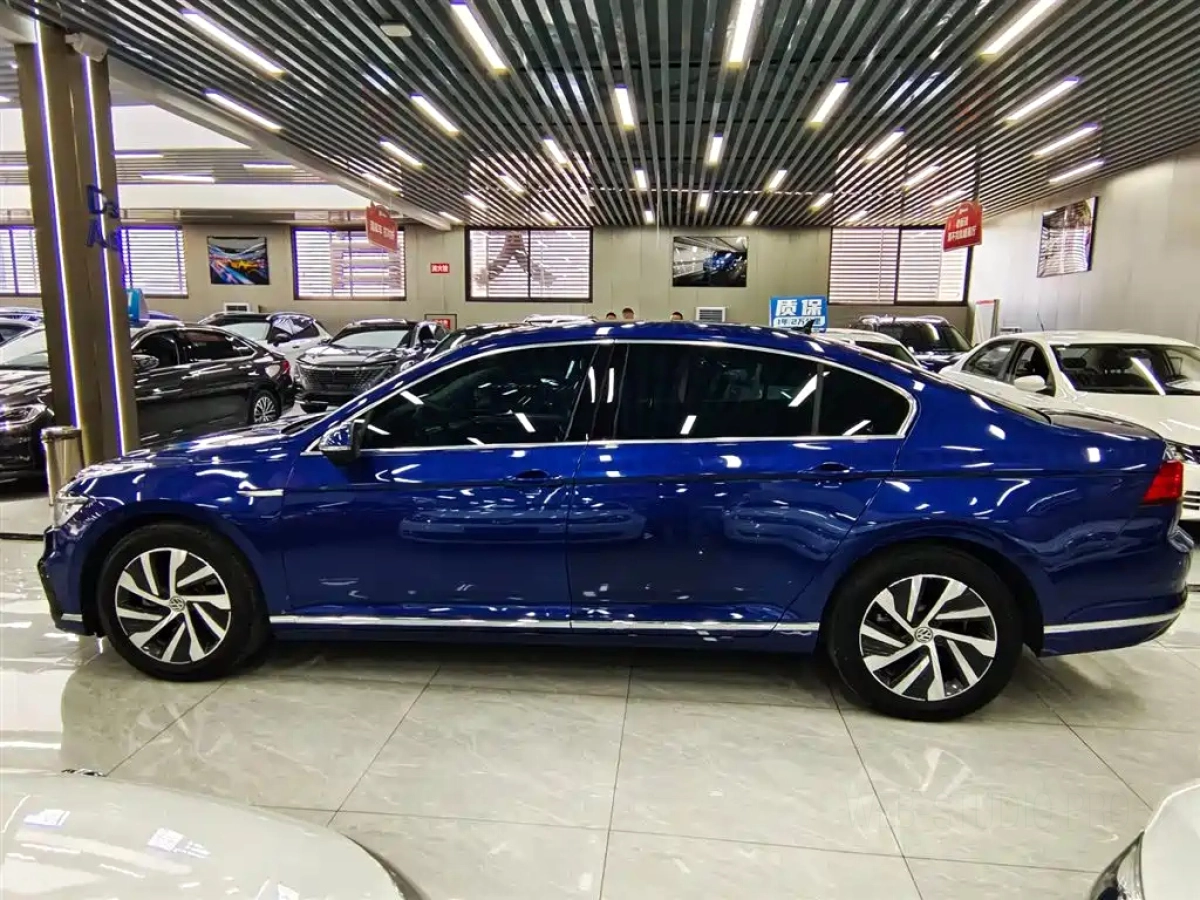 VOLKSWAGEN MAGOTAN GTE PLUG IN HYBRID