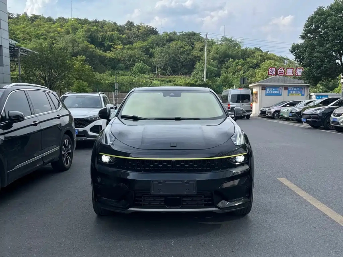 LYNK&CO 05