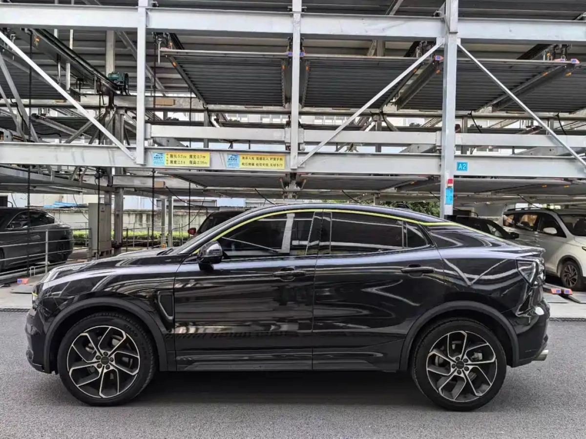 LYNK&CO 05