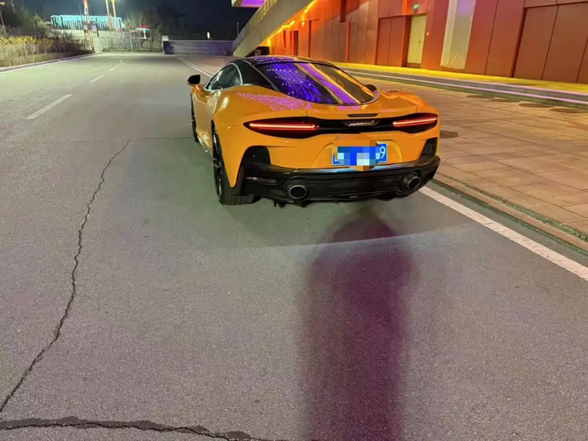 MCLAREN GT