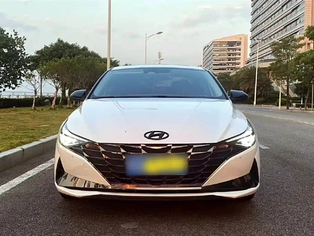 HYUNDAI ELANTRA