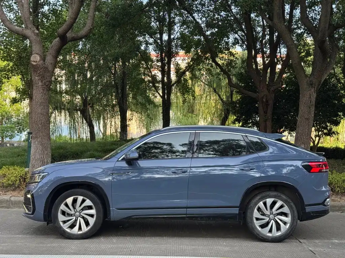 VOLKSWAGEN TAYRON X