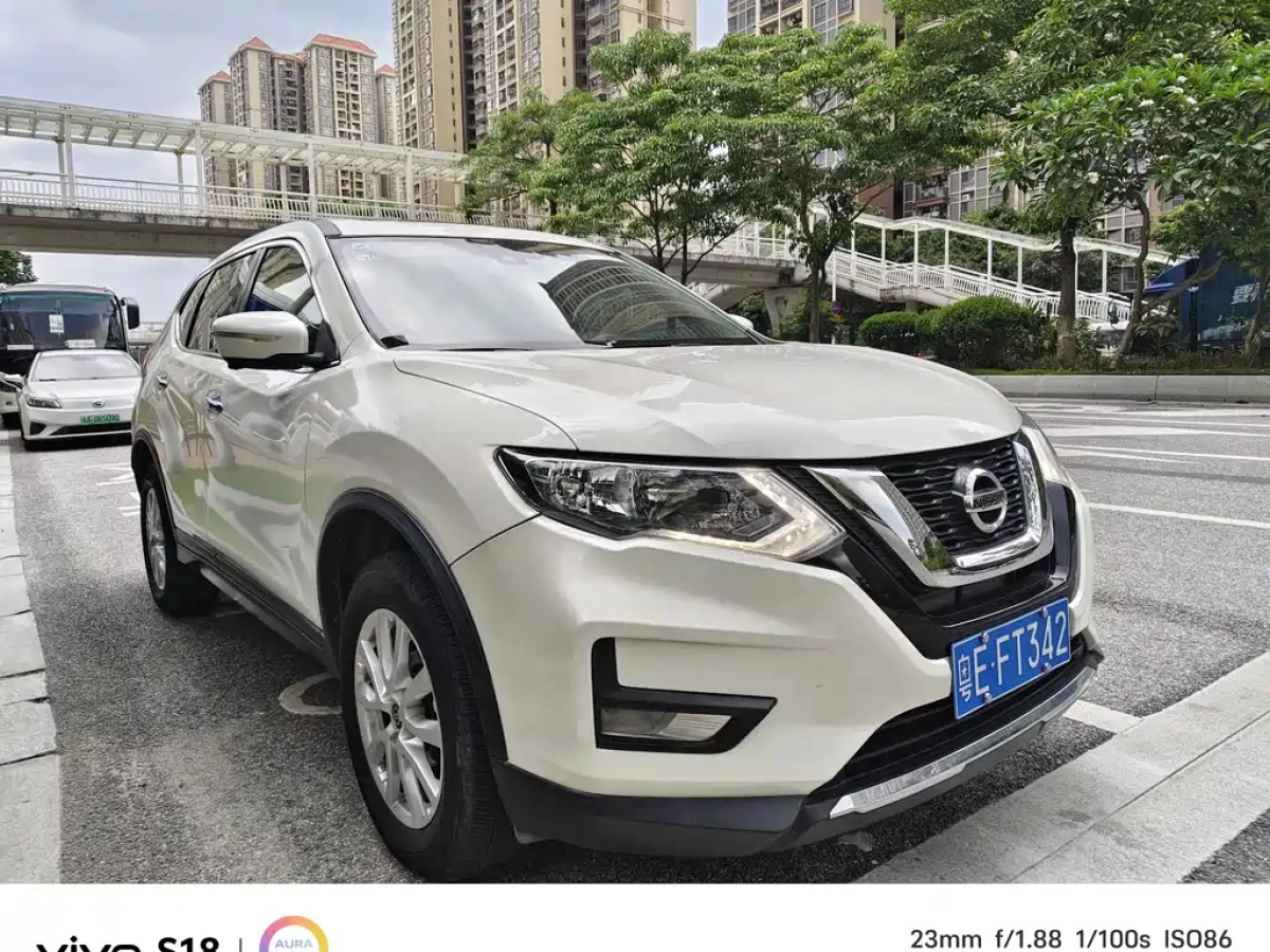 NISSAN X-TRAIL