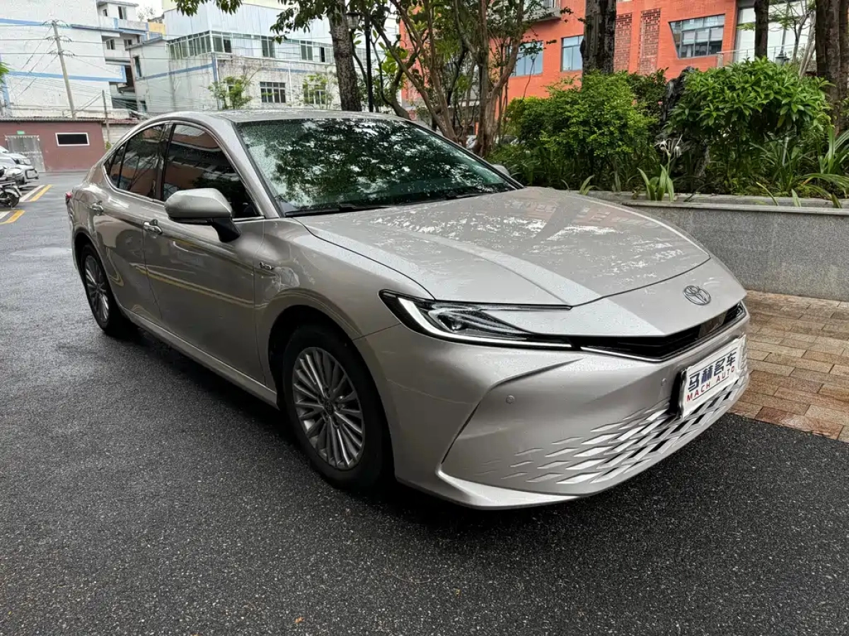 TOYOTA CAMRY