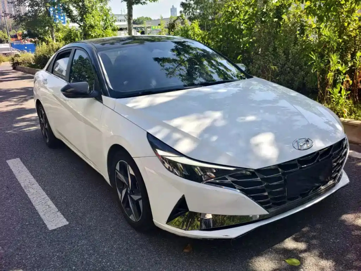 HYUNDAI ELANTRA