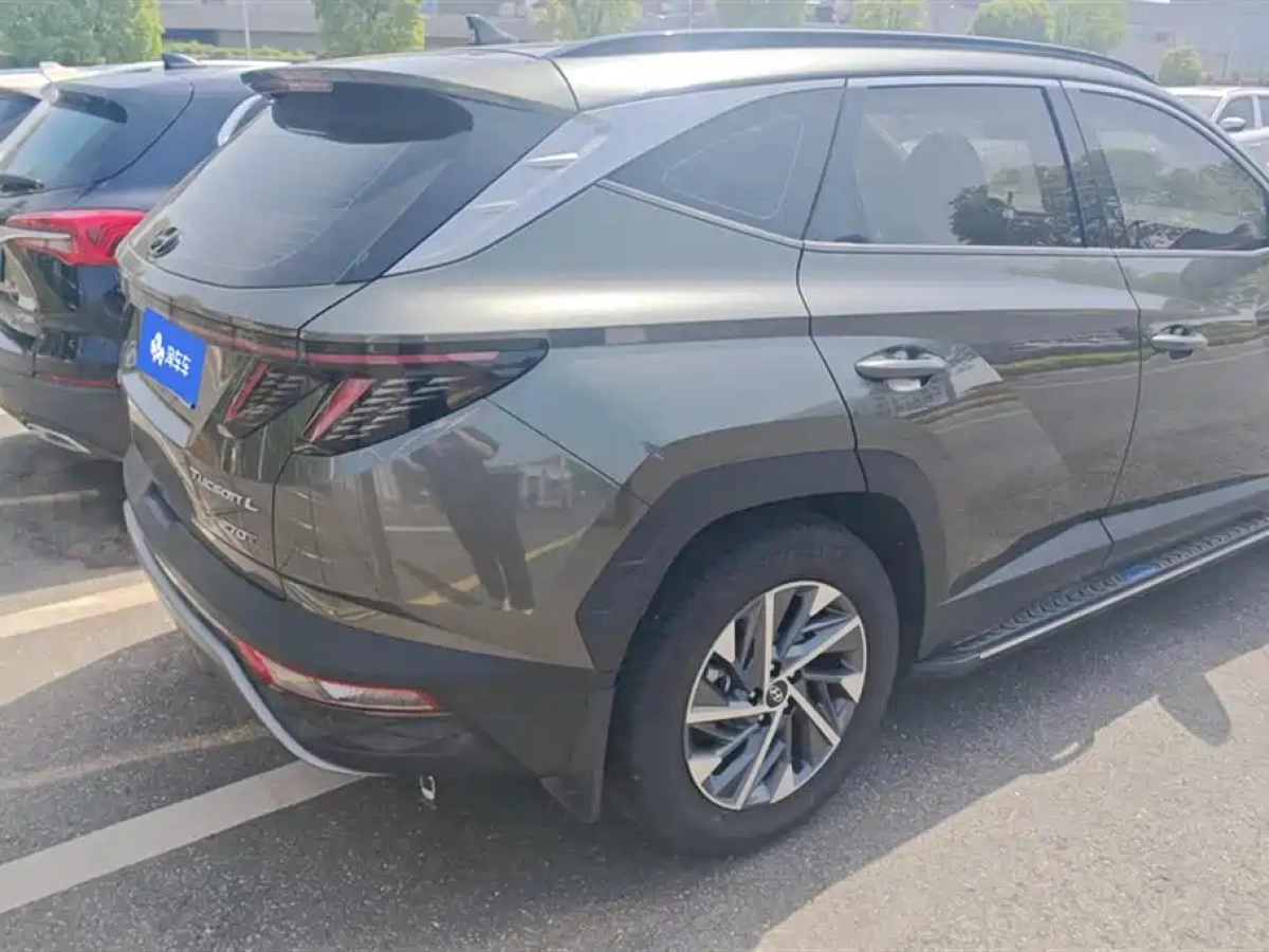 HYUNDAI TUCSON