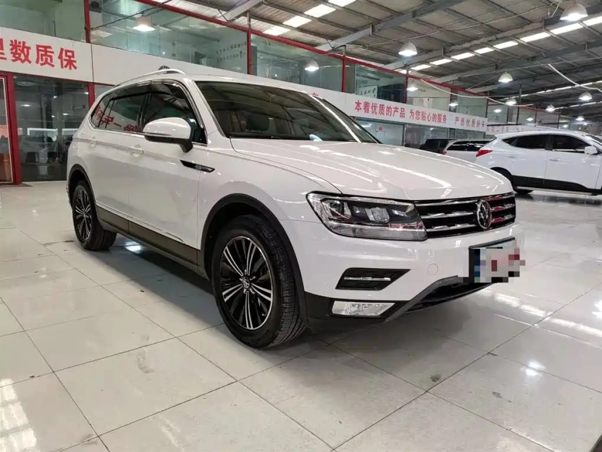 VOLKSWAGEN TIGUAN L