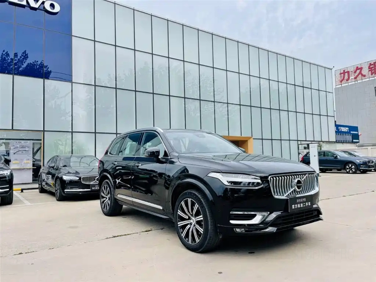 VOLVO XC90